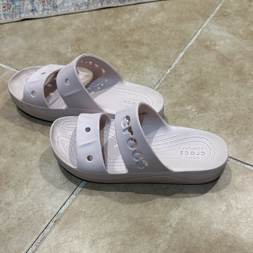 CROCS Women's Light Pink Slide Sandals - Picture 2 of 3